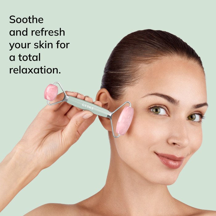 Ролер-масажер для обличчя та тіла з рожевим кварцом GESKE SmartAppGuided Rose Quartz Face & Body Roller 5in1 green