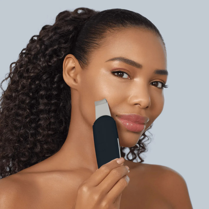 Мікрострумовий скрабер для шкіри та усунення чорних точок GESKE MicroCurrent Skin Scrubber&Blackhead Remover 9в1 black