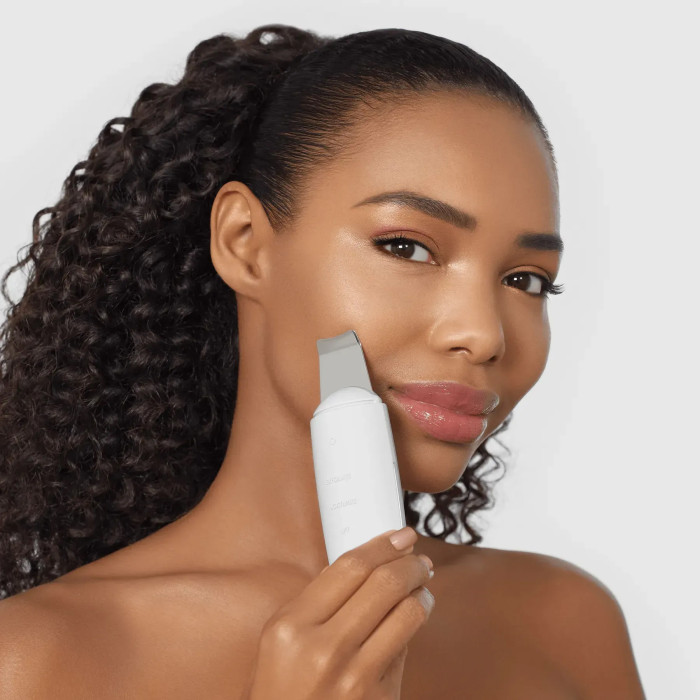 Мікрострумовий скрабер для шкіри та усунення чорних точок GESKE MicroCurrent Skin Scrubber&Blackhead Remover 9в1 white