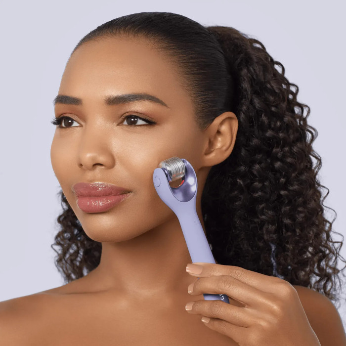 Електронний ролер для обличчя з мікроголками GESKE MicroNeedle Face Roller 9в1 purple