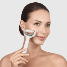 Електронний ролер для обличчя та тіла з мікроголками GESKE MicroNeedle Face&Body Roller 8в1 white